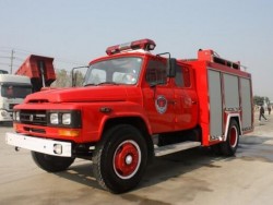 dongfeng 5000L 물 탱크 빨간 불꽃 싸우는 트럭
