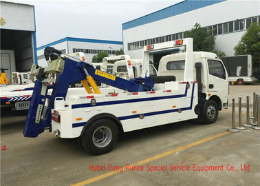 중국 DFAC 4x2 5 톤 빛 의무는 회복 견인 트럭 구조차 유로 III 방출을 통합했습니다 협력 업체