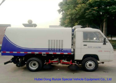 중국 Fo톤 소형 도로 스위퍼 트럭, 4 솔 2 Cbm 쓰레기를 가진 기계적인 거리 청소원 협력 업체